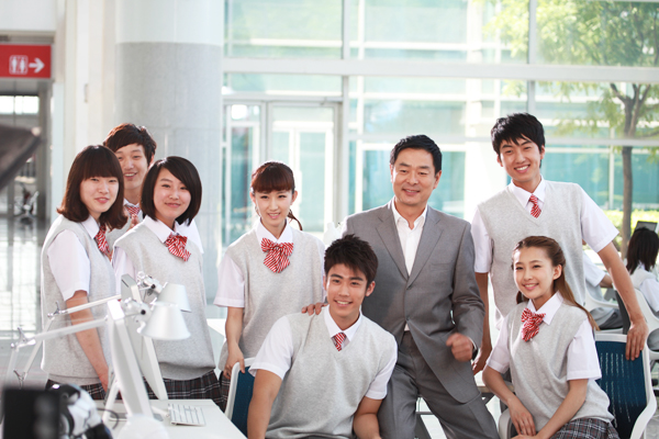 8��1�գ������ʹ姴���H�R���^�����ഺ���C��ʢ��F�������A�ܳ�У���C��