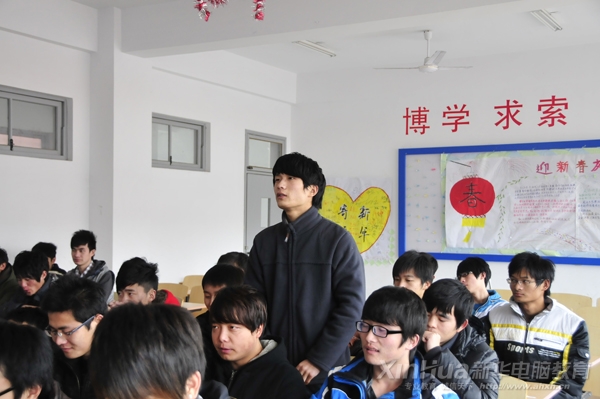 同學們暢所欲言聊“理想與奮斗”