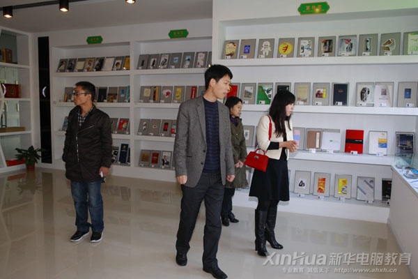 �����W�ߌ��I�����^��Ժ�V��ˇ�g�OӋ��Ӗ���صĮaƷչʾ�^