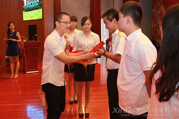 �������A��X��(zhu��n)�ތW(xu��)Ժ Ժ�L(zh��ng)�������ƞ�ܳ�У�т��C�l(f��)�s�u(y��)�C��(sh��)